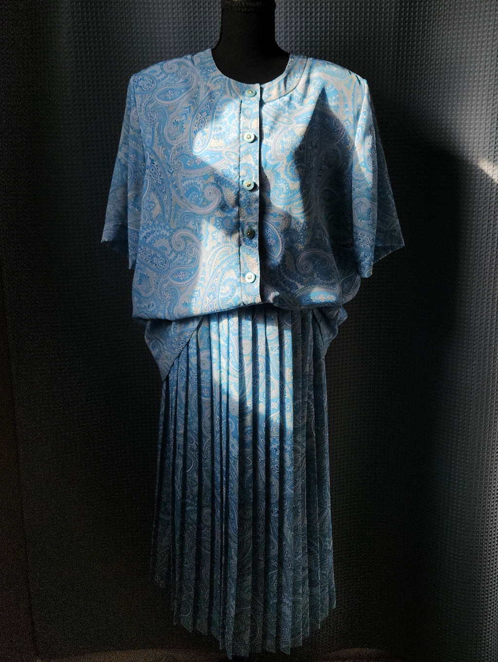 Florentine Blue Paisley Two-Piece Skirt & Short Sleeve Blouse Set - Size 18